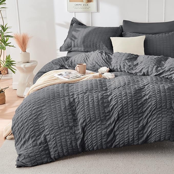 How to Style Duvet Covers for a Complete Bedroom Makeover