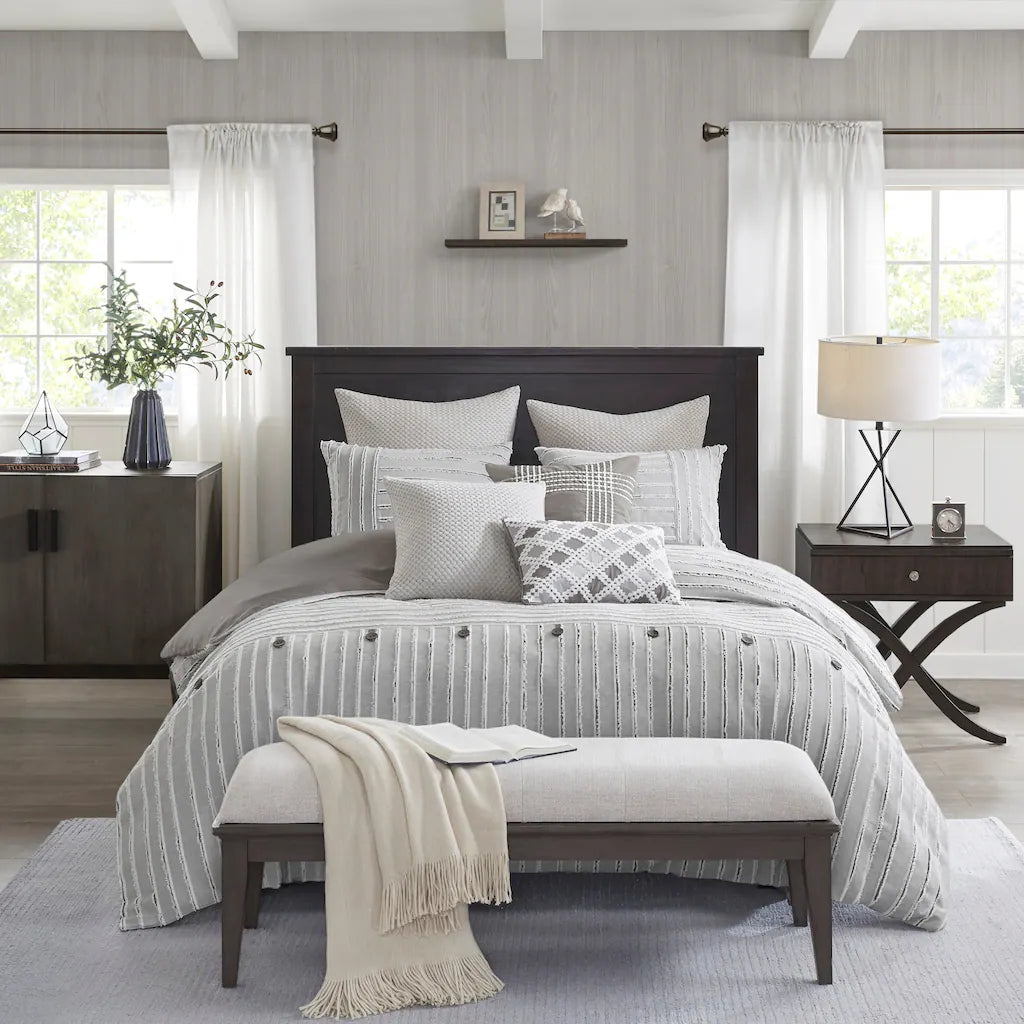 Choosing the Right Comforter for Every Season