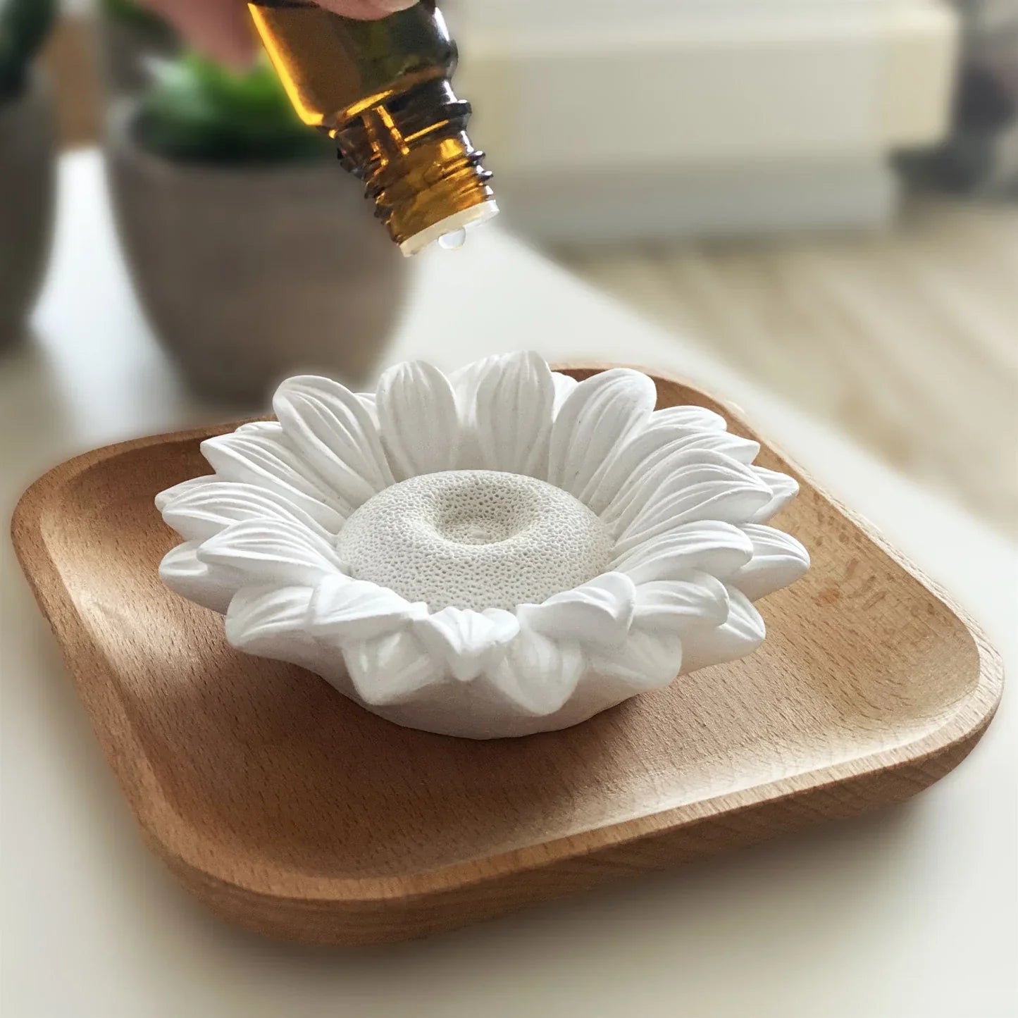 Essential Fragrance Accessories for a Stylish and Relaxing Home