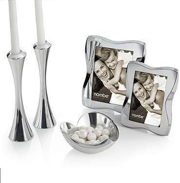 Nambé Amore Mini Bowl - 4.5 Inch Heart Shaped Decorative Accent in Lustrous Alloy, Modern Catchall & Jewelry Holder for Tabletop, Vanity, Desk & Elegant Home Décor Display Gift