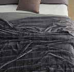 Oversized King Fleece Blanket 120x138 Inches, Seamless Soft Cozy 3D Jacquard Flannel Blanket 10'x11.5' Extra Large for Bed, Sofa, Couch, Travel & Camping, California King Throw, Dark Grey