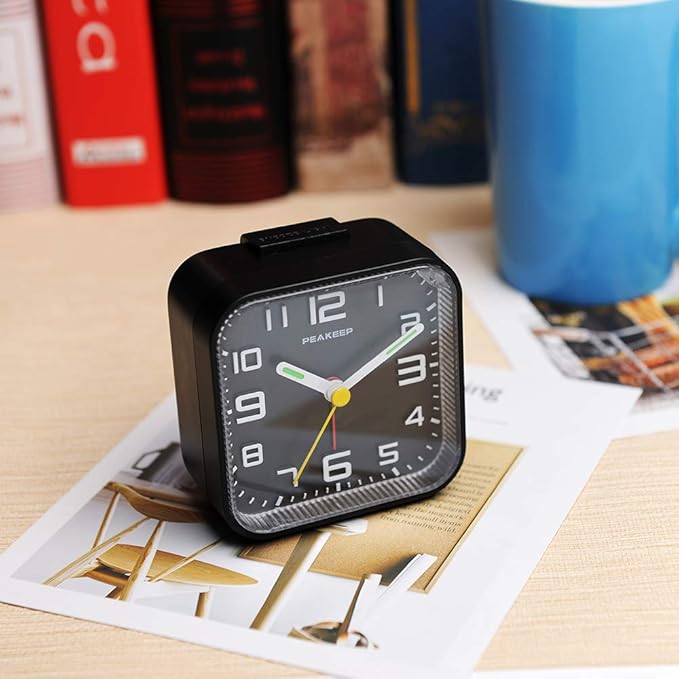 Peakeep 3D Numbers No Tick-Tock Analog Alarm Clock with Classic Beep Sound, Snooze, Manual Light and Battery Powered Small for Travel (Black-3D)