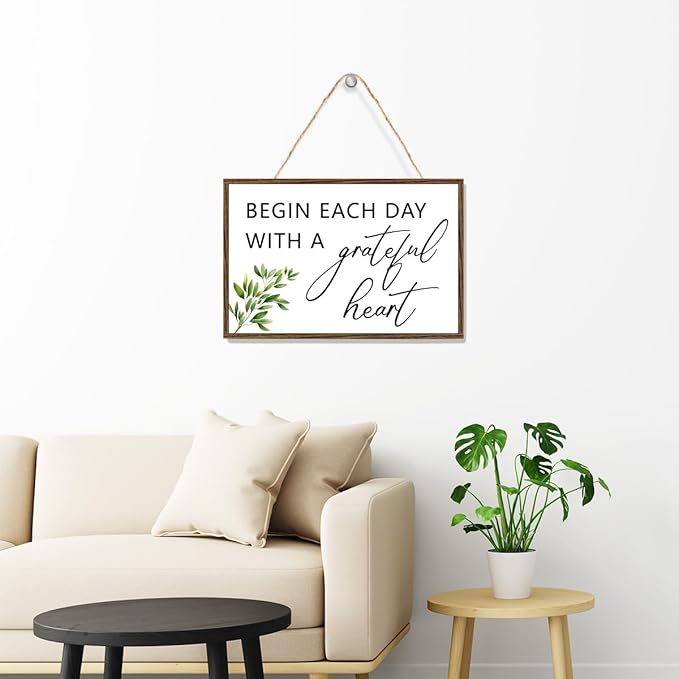Begin Each Day With A Grateful Heart Sign Wood Plaque Wall Decor,Grateful Sign Wooden Hanging Wall Pediments for Home Office Front Door Wall Decor