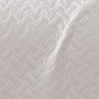 WRENSONGE King Size Quilt-3 Pieces Weave White Bedspreads King Quilt Bedding Set for All Seasons, Soft Summer Coverlet with 2 Pillow Shams Suitable for Bed, Couch, Quilted Blanket