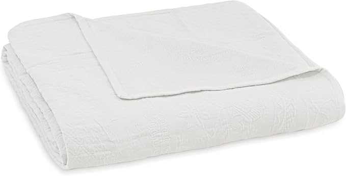 King Charles Modern Farmhouse Floral Matelasse Coverlet, 100% Cotton Breathable Bedding, Full/Queen, White