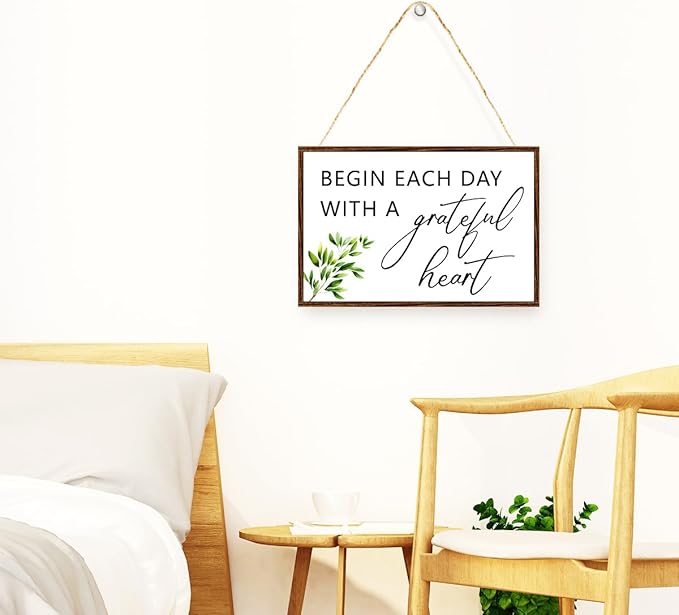 Begin Each Day With A Grateful Heart Sign Wood Plaque Wall Decor,Grateful Sign Wooden Hanging Wall Pediments for Home Office Front Door Wall Decor