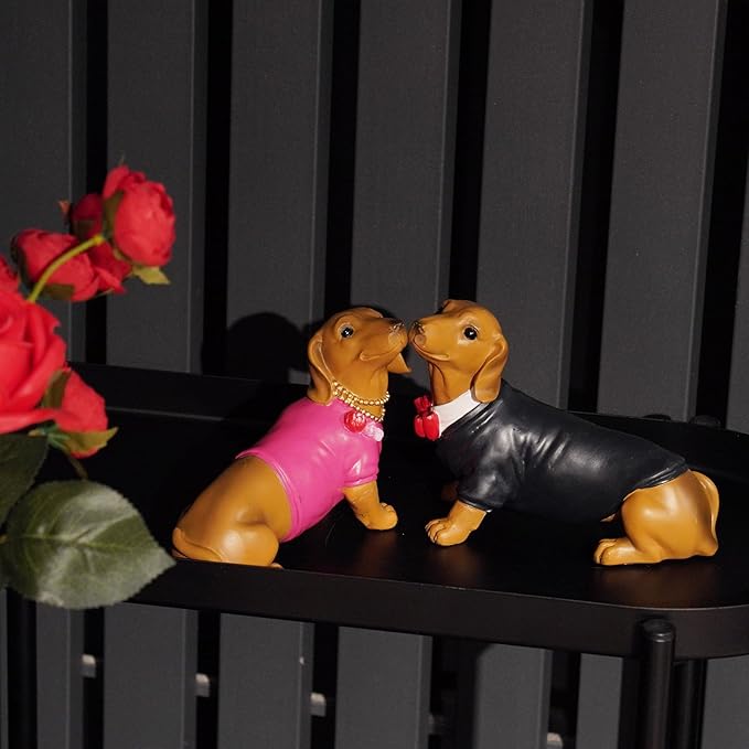 Guichifun Valentines Day Decor Couple Gifts - Kissing Dachshund Dog Couple Figurines 2 Piece Resin Love Statue Decor Valentine Decorations Anniversary for Husband Wife Gifts 8.5 X 2.5 X 5 Inch