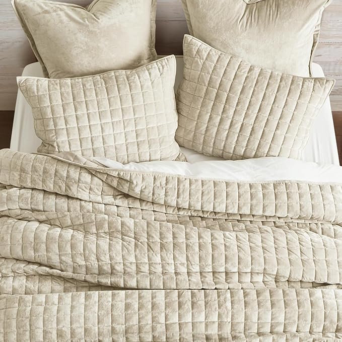 RECYCO Luxury Velvet Quilt Twin/Twin XL Size Bedding Set, Ultra Soft Velvet Comforter Set, Lightweight Quilted Channel Box Stitch Oversized Bedspread Coverlet for All Season, with 1 Sham, Beige
