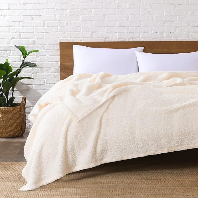 Ultra Soft Fleece Sherpa Blanket Queen Size, Lightweight Cozy Pattern Reversible Bed Blanket for All Season, Antique White, 90”x90”