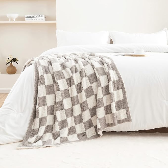 CozeCube Super Soft Fullfy Microfiber Reversible Knitted Blankets, Warm Cozy Fuzzy Plush Throw, Grey and White Checkered Throw Blanket for Couch Bed Sofa, 50" x 60"