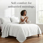 Southshore Fine Living, Inc. Twin XL Comforter Quilt Set, Dorm Room Bedding Essentials, Stain Resistant, Machine Washable Bed Spread, Twin XL White Quilt Bedspread Set w/Pillow Sham, Bright White