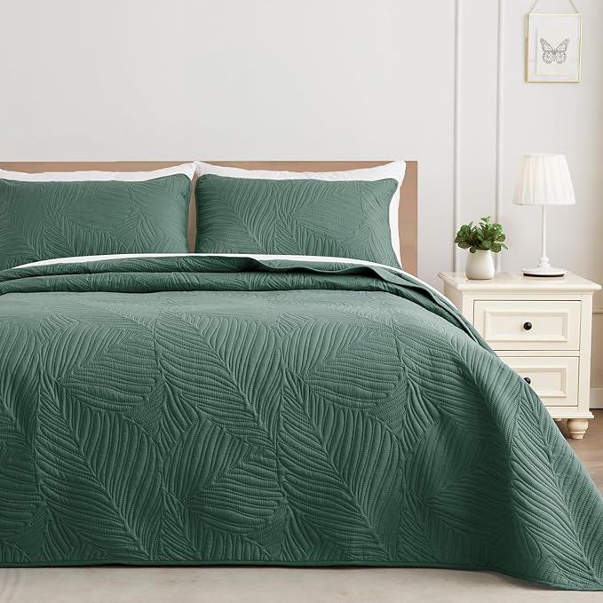 Exclusivo Mezcla Twin Quilt Bedding Set, Lightweight Green Quilts Twin Size for All Seasons, Soft Microfiber Bedspreads Coverlets Bed Cover with Leaf Pattern, 2 Piece