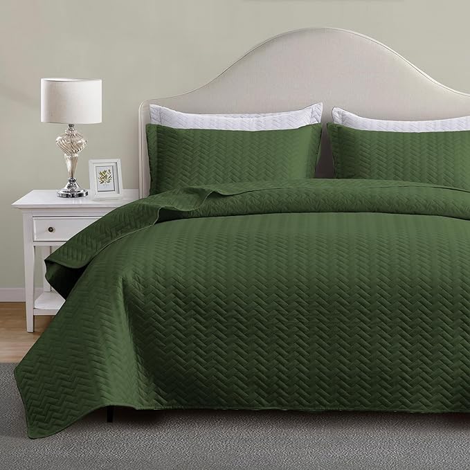 Maple&Stone Quilt Set Twin/Twin XL, Lightweight Olive Green Bedspread Ultrasonic Chevron Pattern Light Coverlet for All Season Comforter Bedding Decor - 2 Piece Twin Extra Long Bed Cover Sets