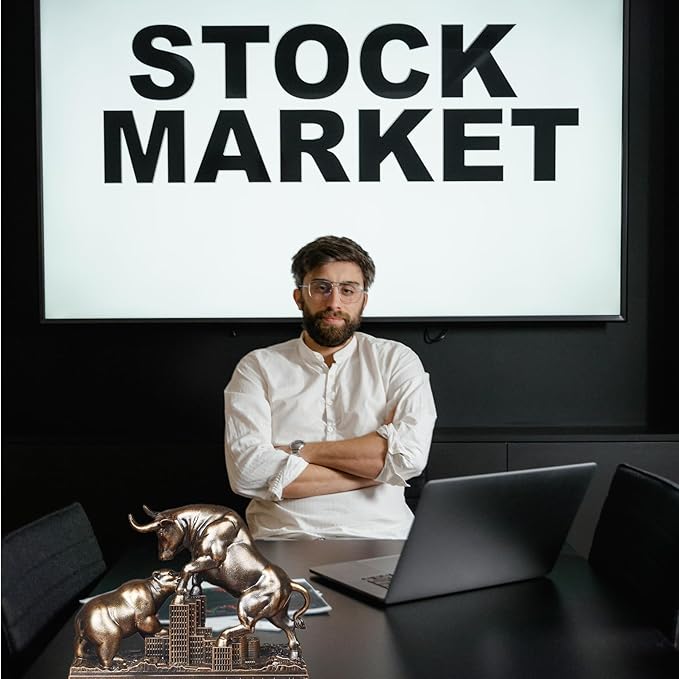 AETVRNI Bull and Bear Statue Wall Street Bull Statue - Ideal Stock Market Gift for Men Office Decoration Wall Street Bull Vs Bear Home Décor Stock Market,Bronze