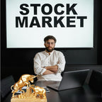 AETVRNI Bull and Bear Statue Wall Street Bull Statue - Ideal Stock Market Gift for Men Office Decoration Wall Street Bull Vs Bear Home Décor Stock Market,Gold