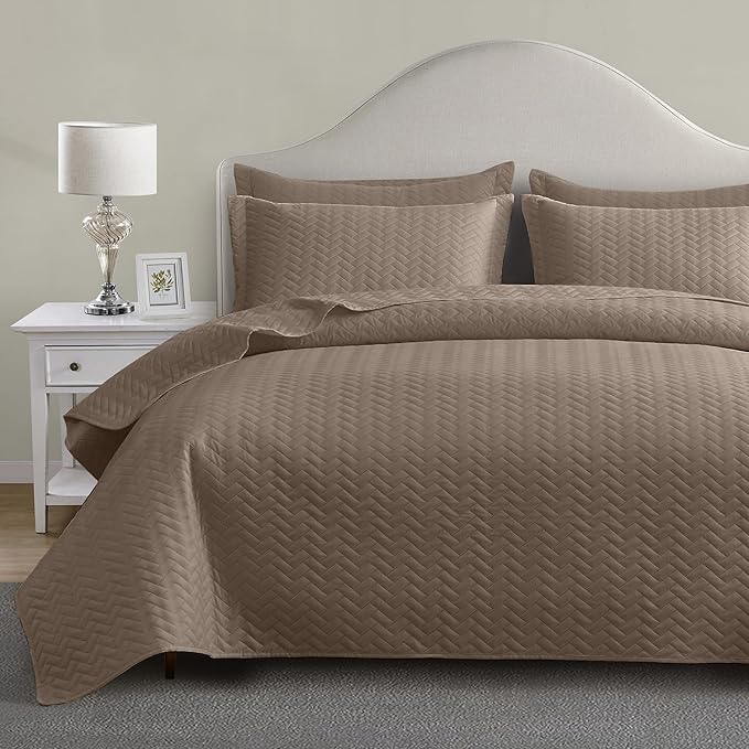 Maple&Stone Quilt Set Queen Size, Brown Lightweight Bedspread Ultrasonic Chevron Pattern Light Coverlet for All Season Comforter Bedding Decor - 3 Piece Queen Bed Cover Sets