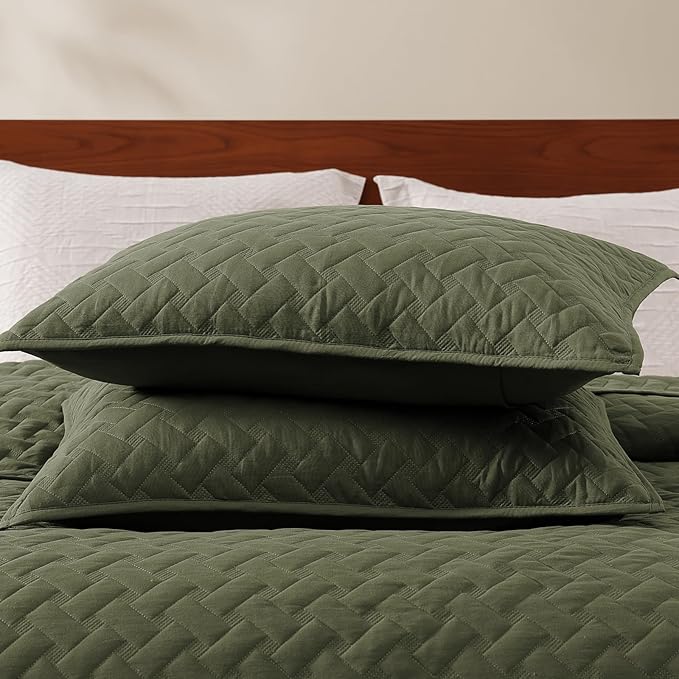 WRENSONGE Queen Quilt Set-3 Pieces Basket Weave Olive Green Bedspreads Queen Size Quilt Bedding for All Seasons, Soft Summer Coverlet with 2 Pillow Shams Suitable for Bed, Couch, Quilt Blanket