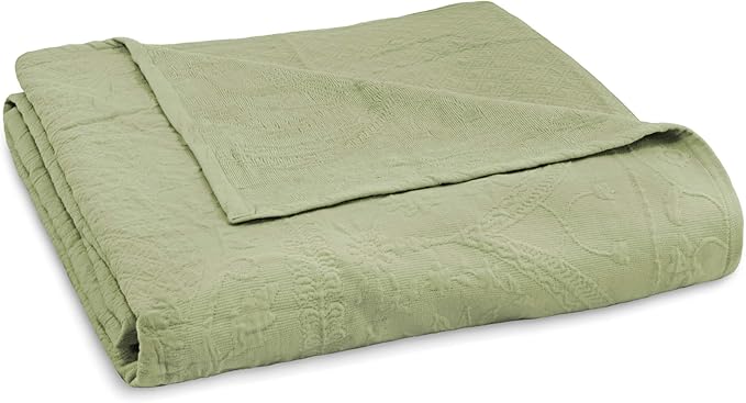 Keeco LLC Historic Charleston King Charles Modern Farmhouse Floral Matelasse Coverlet, King, Sage