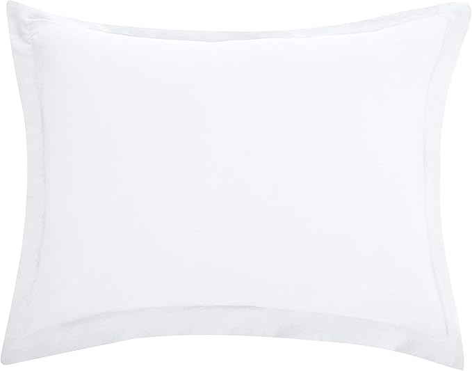 Amazon Basics Lightweight Microfiber 3 Piece Duvet Cover Set with Zipper Closure, King, Bright White, Solid