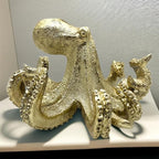 Gold Octopus Vintage Statue Sculpture Frgurine Gift for Home Office Living Room Desktop Display Decor Decorative