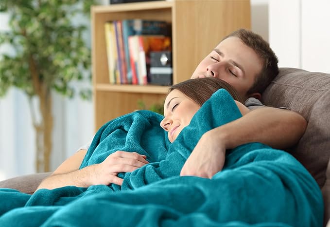 Utopia Bedding Fleece Blanket Queen Size Turquoise 300GSM Luxury Anti-Static Fuzzy Soft Microfiber Bed Blanket (90x90 Inch)