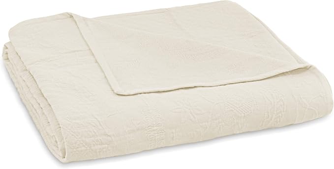 King Charles Modern Farmhouse Floral Matelasse Coverlet, 100% Cotton Breathable Bedding, King/Calking, Ivory