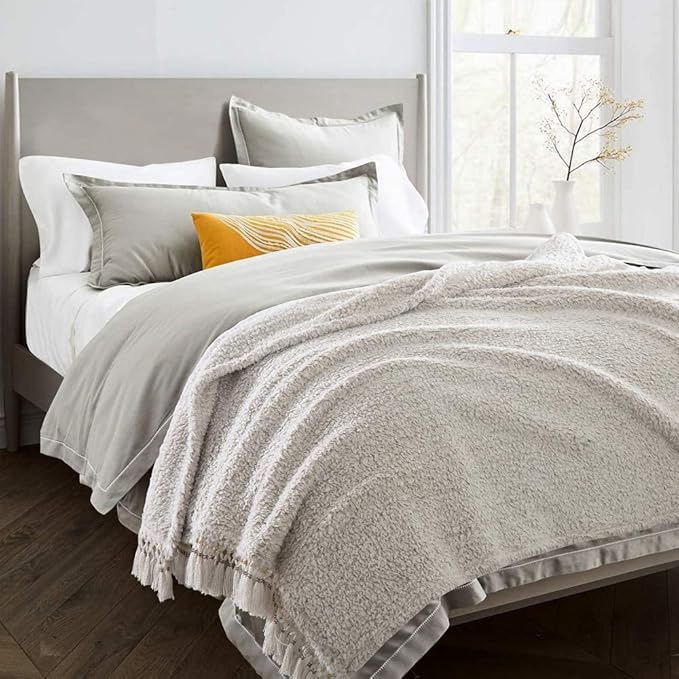 Ultra Soft Fleece Sherpa Blanket Queen Size,Lightweight Cozy Boho Bed Blanket with Decorative Tassel, Pattern Reversible, 2 Tones Ombre Light Brown, 90”x90”