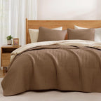 WRENSONGE Queen Quilt-3 Pieces Lightweight Bedspreads Brown Queen Size Quilt Bedding Set for All Seasons, Soft Summer Blanket with 2 Pillow Shams Suitable for Bed, Couch