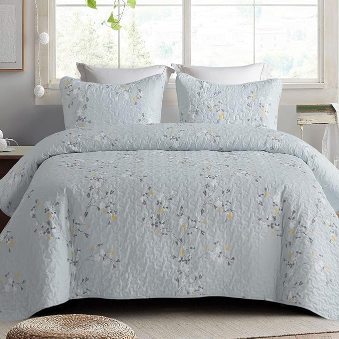Exclusivo Mezcla Reversible Boho Quilts Queen Size, Light Blue Bedspreads Lightweight Coverlet All Season Flowers Quilt Bedding Set with Printed Floral Pattern (1 Quilt, 2 Pillow Shams)