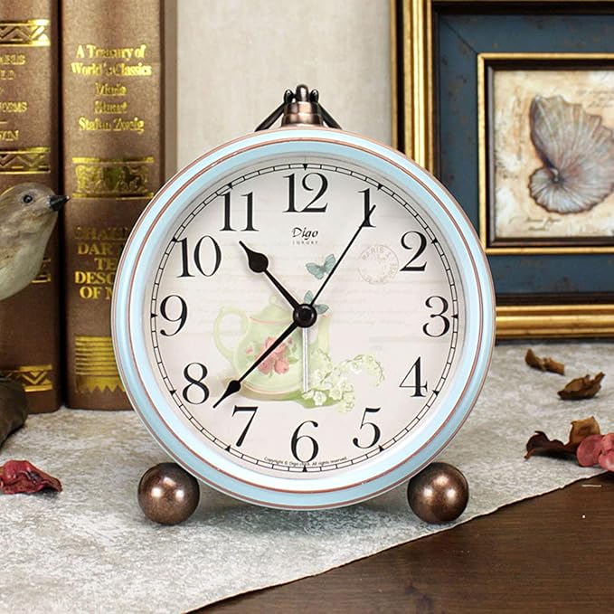 Maxspace 5.2in Desk Clock, Retro Silent Analog Clock Non-Ticking & Battery Operated with Quartz Movement,Clock Decor for Bedroom Living Room