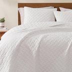WRENSONGE King Size Quilt-3 Pieces Weave White Bedspreads King Quilt Bedding Set for All Seasons, Soft Summer Coverlet with 2 Pillow Shams Suitable for Bed, Couch, Quilted Blanket