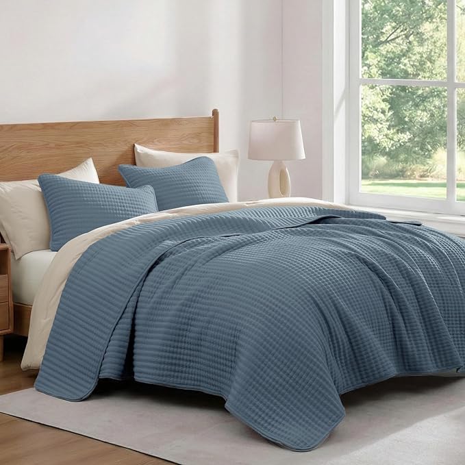 WRENSONGE King Size Quilt-3 Pieces Lightweight Bedspreads Oxford Blue King Quilt Bedding Set for All Seasons, Soft Summer Coverlet with 2 Pillow Shams Suitable for Bed, Couch, Quilt Blanket