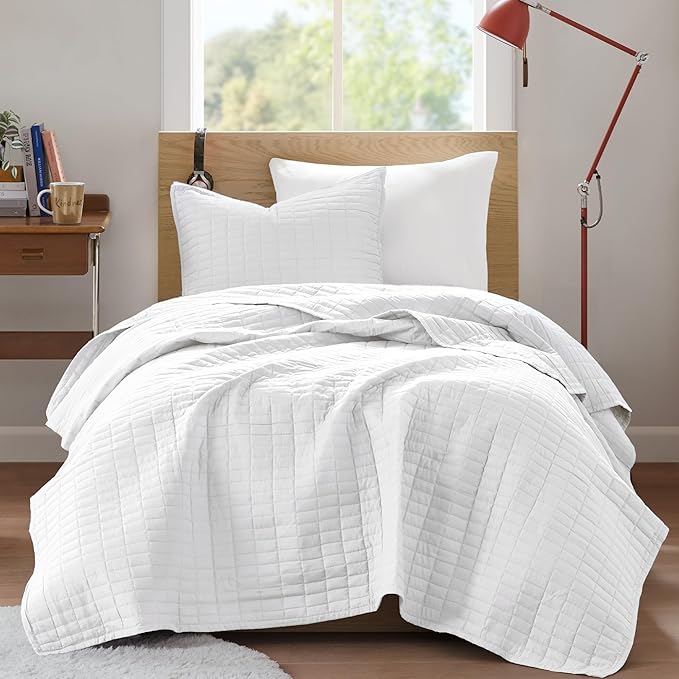 Comfort Spaces Kienna Quilt Set- Double Sided Stitching Design Summer Blanket, Lightweight, Soft, All Season Bedding Layer, Matching Sham, White, Coverlet Twin/Twin XL(66"x90") 2 Piece