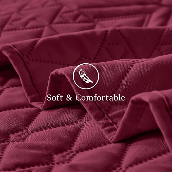 akkialla King/Cal King Quilt Set, Burgundy Lightweight Microfiber Bedspread Coverlet, Boho Geometric Pattern, Soft All-Season Bedding, 3-Piece (1 Quilt, 2 Pillow Shams)