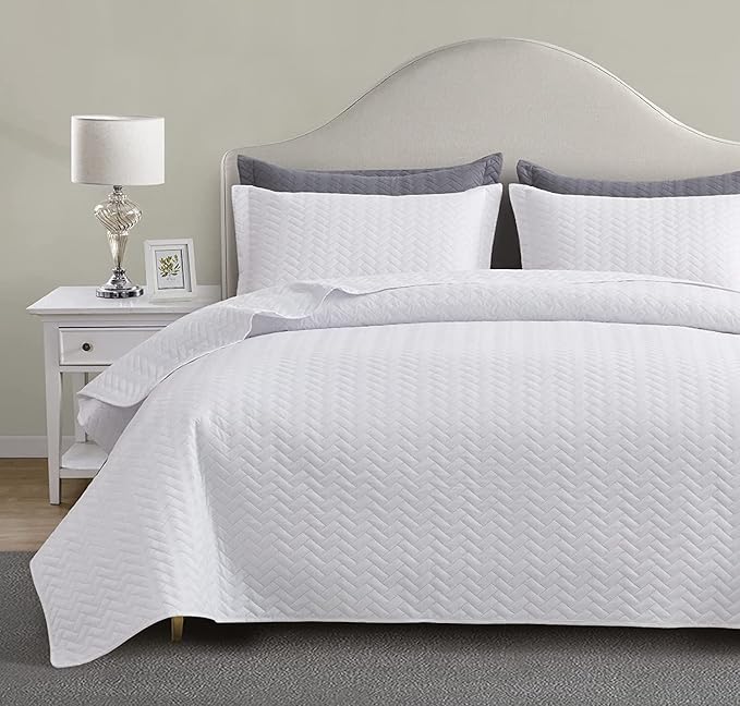 Maple&Stone White Quilt Set Queen Size, Lightweight Bedspread Ultrasonic Chevron Pattern Light Coverlet for All Season Comforter Bedding Decor - 3 Piece Full Bed Cover Sets
