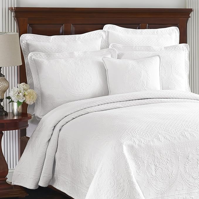 King Charles Bedding Coverlet Bedspread, Luxurious, Embossed, Matelasse, 100% Cotton, King, White