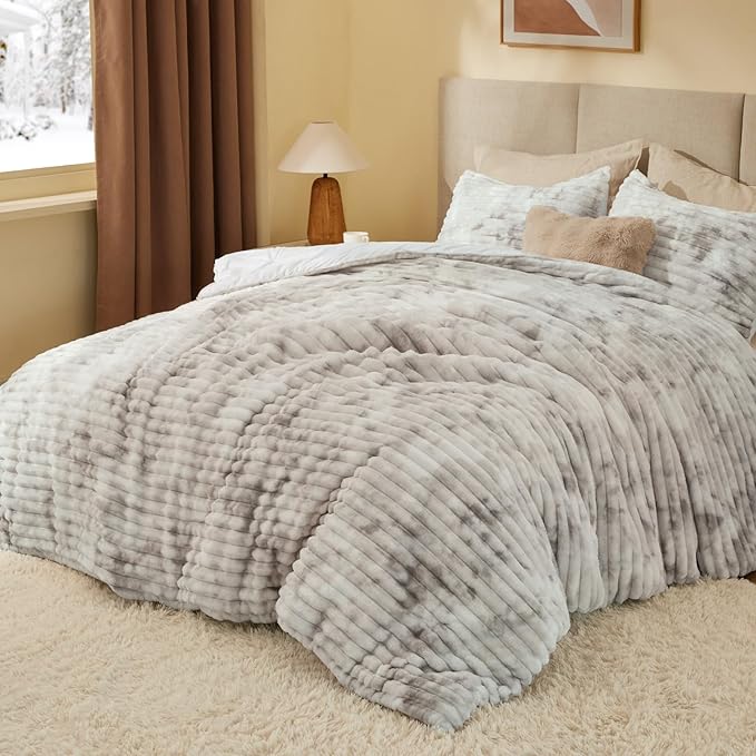 BEDELITE Fleece Full Comforter Set -Super Soft & Warm Fluffy Grey&White Bedding, Luxury Fuzzy Heavy Bed Set for Winter with 2 Pillow Cases