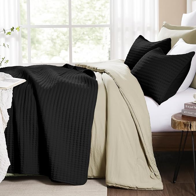 WRENSONGE King Size Quilt-3 Pieces Lightweight Black Bedspreads King Quilt Bedding Set for All Seasons, Soft Summer Coverlet with 2 Pillow Shams Suitable for Bed, Couch, Quilt Blanket