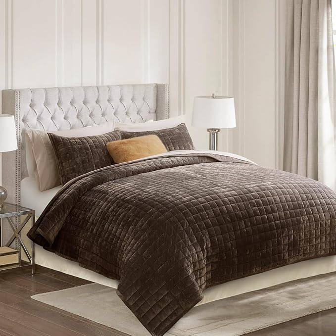 RECYCO Luxury Velvet Quilt Set Full Queen Size Bedding Sets, Ultra Soft Velvet Comforter Set, Lightweight Channel Box Stitch Oversized Bedspread Coverlet for All Season, with 2 Shams, Walnut Brown