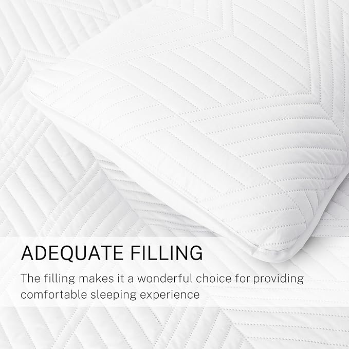 Exclusivo Mezcla California King Quilt Bedding Set, Lightweight White Oversized King Bedspreads Soft Modern Geometric Coverlet Set for All Seasons (1 Quilt and 2 Pillow Shams)