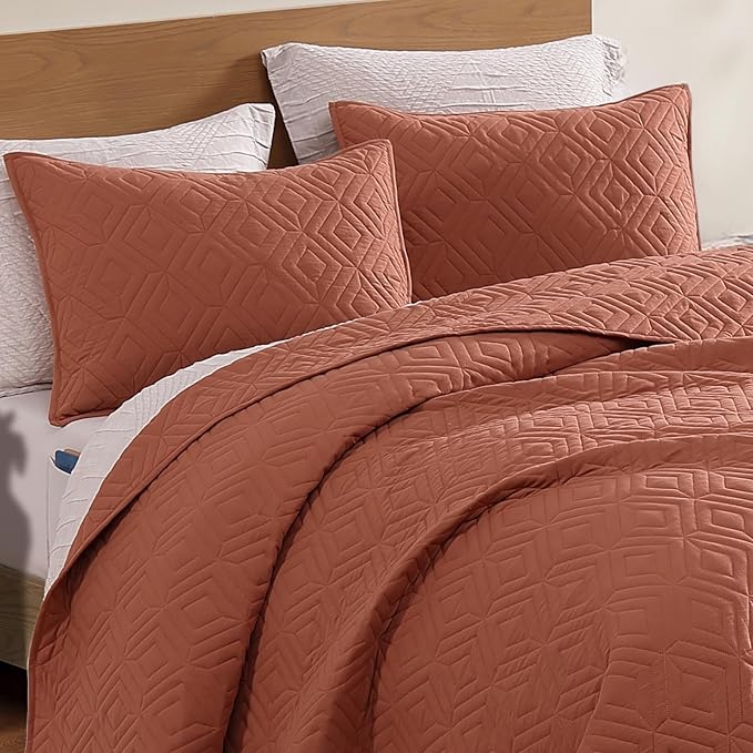 WRENSONGE King Size Quilt-3 Pieces Geometric Autumn Leaf Bedspreads King Quilt Bedding Set for All Seasons, Soft Summer Coverlet with 2 Pillow Shams Suitable for Bed, Quilted Blanket