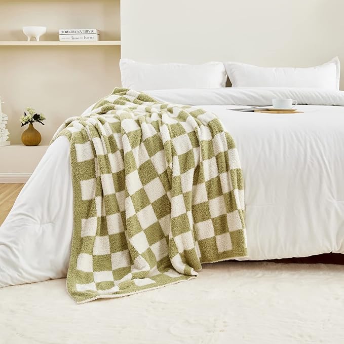 CozeCube Super Soft Fullfy Microfiber Reversible Knitted Blankets, Warm Cozy Fuzzy Plush Throw, Sage Green and White Checkered Throw Blanket for Couch Bed Sofa, 50" x 60"