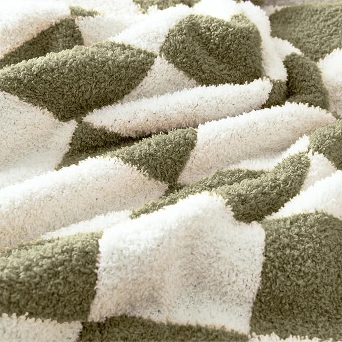 CozeCube Super Soft Fullfy Microfiber Reversible Knitted Blankets, Warm Cozy Fuzzy Plush Throw, Olive Green and White Checkered Throw Blanket for Couch Bed Sofa, 50" x 60"