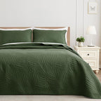 Exclusivo Mezcla Queen Quilt Bedding Set, Lightweight Olive Green Quilts Queen Full Size for All Seasons, Soft Microfiber Bedspreads Coverlets Bed Cover with Leaf Pattern, 3 Piece