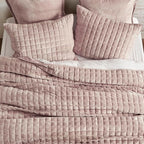 RECYCO Luxury Velvet Quilt Set King Size Bedding Sets, Ultra Soft Velvet Comforter Set, Lightweight Channel Box Stitch Oversized Bedspread Coverlet for All Season, with 2 Shams, Rose Pink
