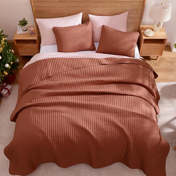 WRENSONGE Queen Quilt-3 Pieces Lightweight Autumn Leaf Fall Bedspreads Queen Size Quilt Bedding Set for All Season, Soft Coverlet with 2 Pillow Shams Suitable for Bed & Couch