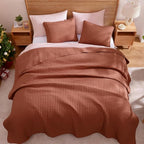 WRENSONGE Queen Quilt-3 Pieces Lightweight Autumn Leaf Fall Bedspreads Queen Size Quilt Bedding Set for All Season, Soft Coverlet with 2 Pillow Shams Suitable for Bed & Couch