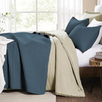 WRENSONGE King Size Quilt-3 Pieces Lightweight Navy Blue Bedspreads King Quilt Bedding Set for All Season, Soft Summer Coverlet with 2 Pillow Shams Suitable for Bed & Couch