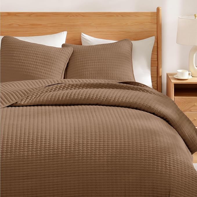WRENSONGE Queen Quilt-3 Pieces Lightweight Bedspreads Brown Queen Size Quilt Bedding Set for All Seasons, Soft Summer Blanket with 2 Pillow Shams Suitable for Bed, Couch