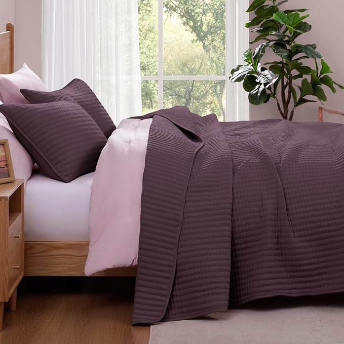 WRENSONGE King Size Quilt-3 Pieces Lightweight Italian Plum Bedspreads King Quilt Bedding Set for All Seasons, Soft Summer Coverlet with 2 Pillow Shams Suitable for Bed, Couch, Quilt Blanket